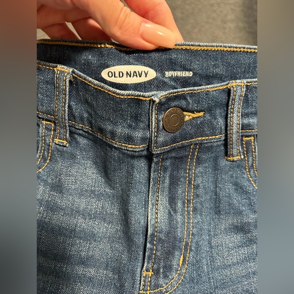 Old Navy Boyfriend Denim Jean Shorts Size 4 - Picture 2 of 4